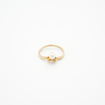 TASAKI Ribbon Pearl with Diamond Side Stones Ring