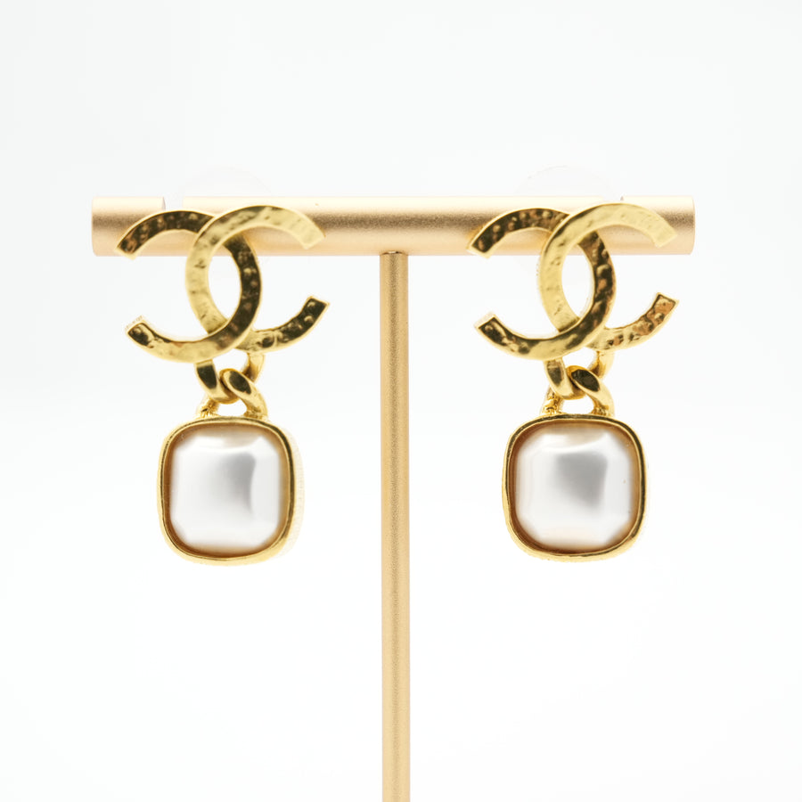 CHANEL Earring