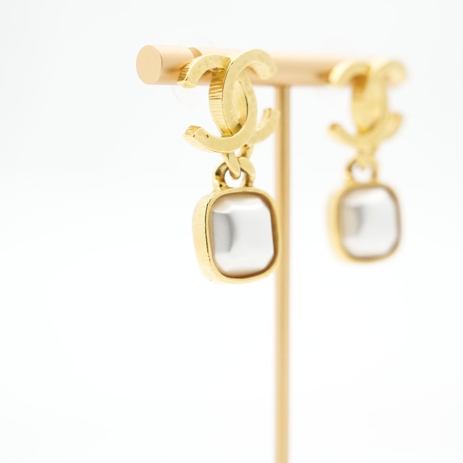 CHANEL Earring