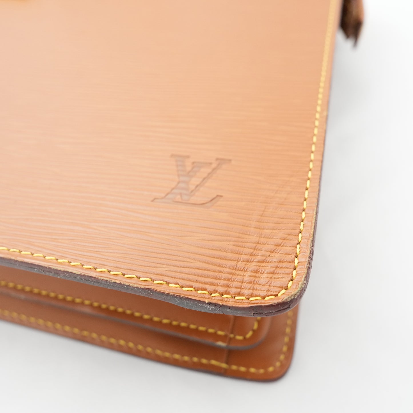 LOUIS VUITTON Serviette Fermoir M54352