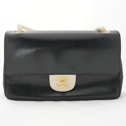 CHANEL 2000-2002 Matelassé calfskin leather Handbag