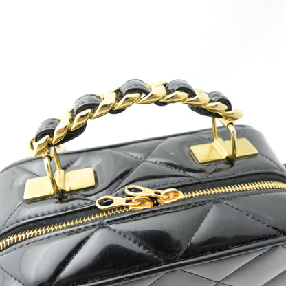 CHANEL Matelassé Chain Shoulder Bag