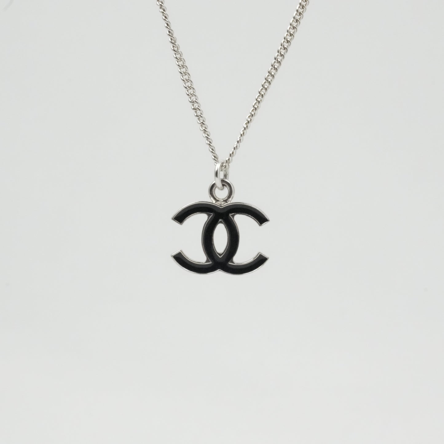 CHANEL 2007 Coco Mark Plate Necklace