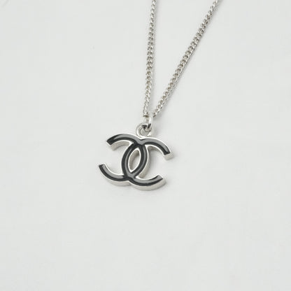 CHANEL 2007 Coco Mark Plate Necklace