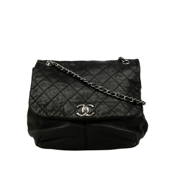 CHANEL Chain Shoulder Bag