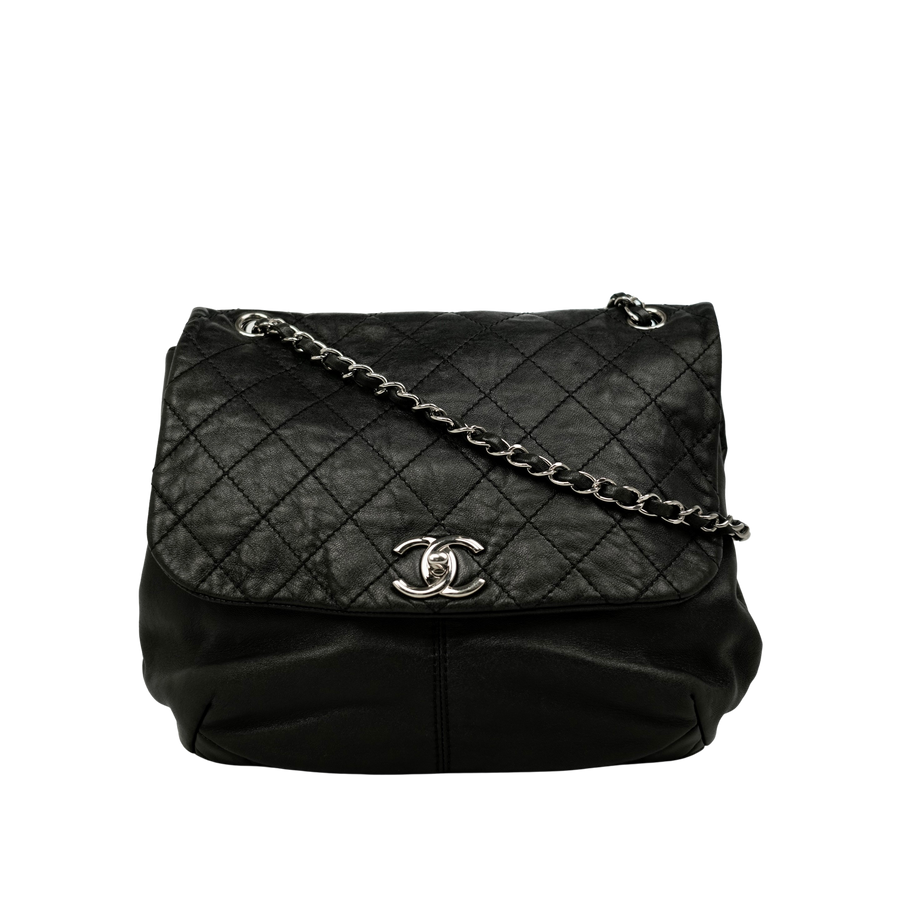 CHANEL Chain Shoulder Bag
