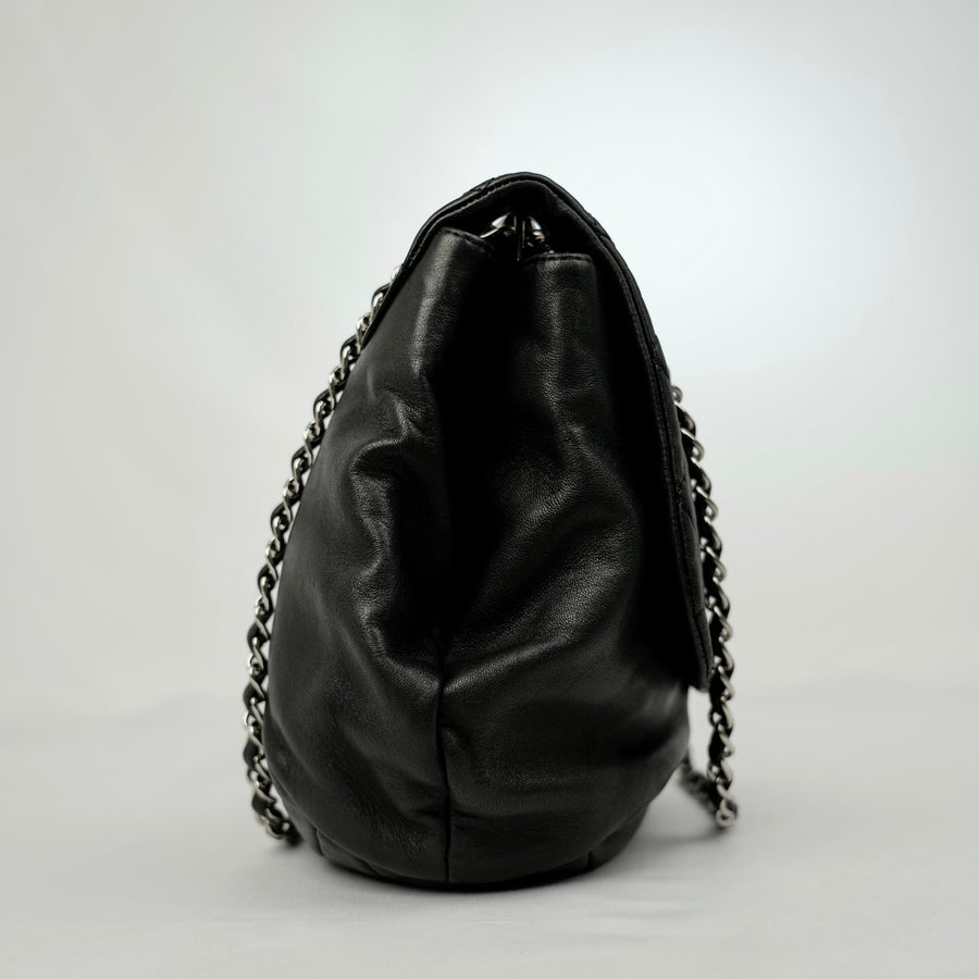 CHANEL Chain Shoulder Bag