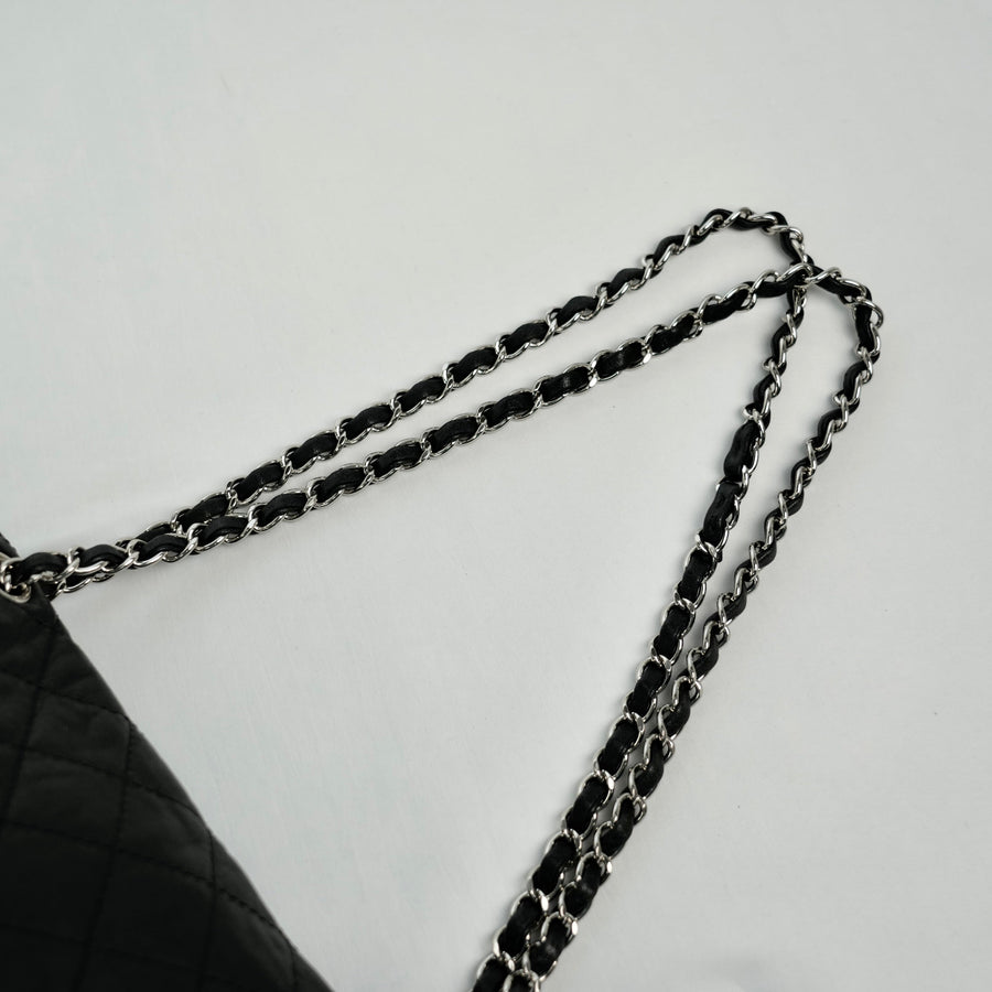 CHANEL Chain Shoulder Bag