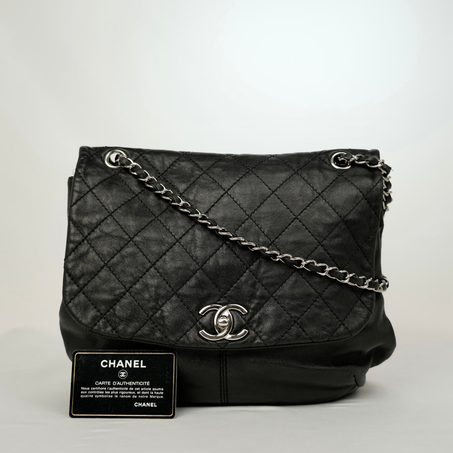 CHANEL Chain Shoulder Bag