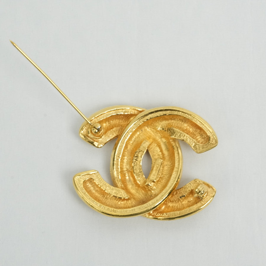 CHANEL Matelassé Coco Mark Brooch