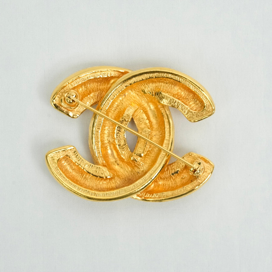 CHANEL Matelassé Coco Mark Brooch