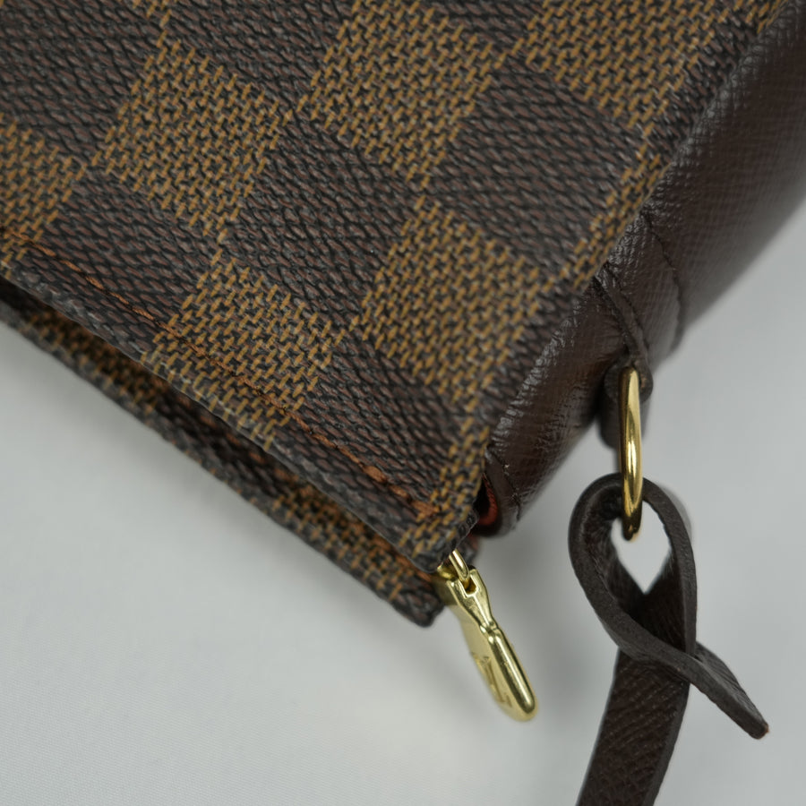 LOUIS VUITTON Damier True Makeup Shoulder Bag