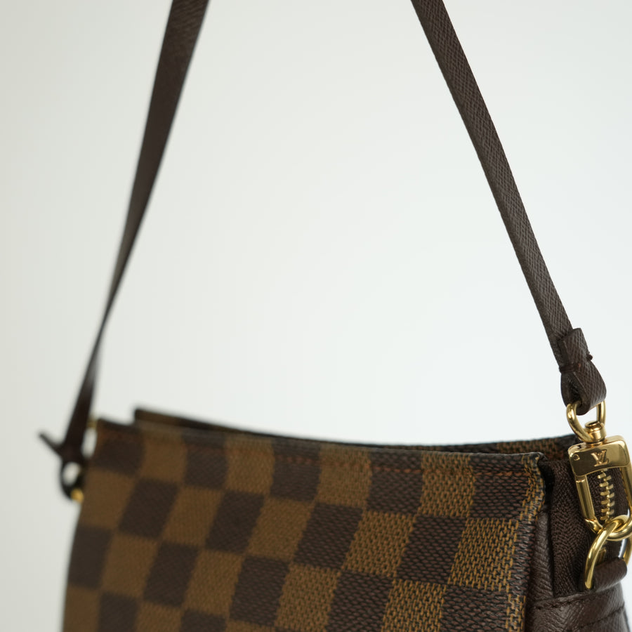 LOUIS VUITTON Damier True Makeup Shoulder Bag