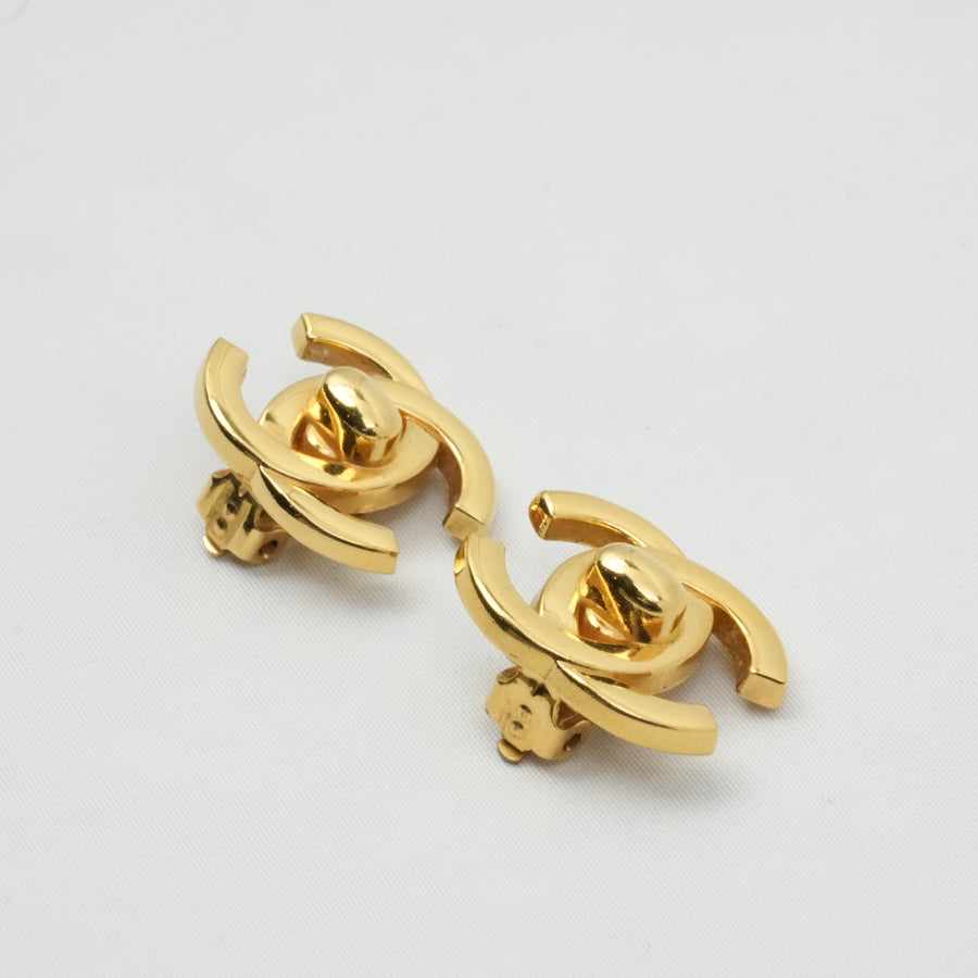 CHANEL Earring