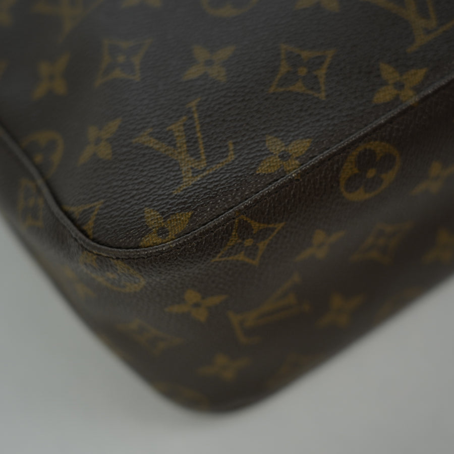 LOUIS VUITTON Monogram LoopingMM Canvas Shoulder Bag M51146