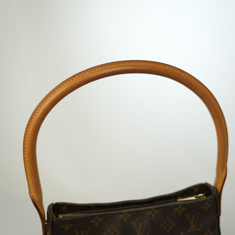 LOUIS VUITTON Monogram LoopingMM Canvas Shoulder Bag M51146