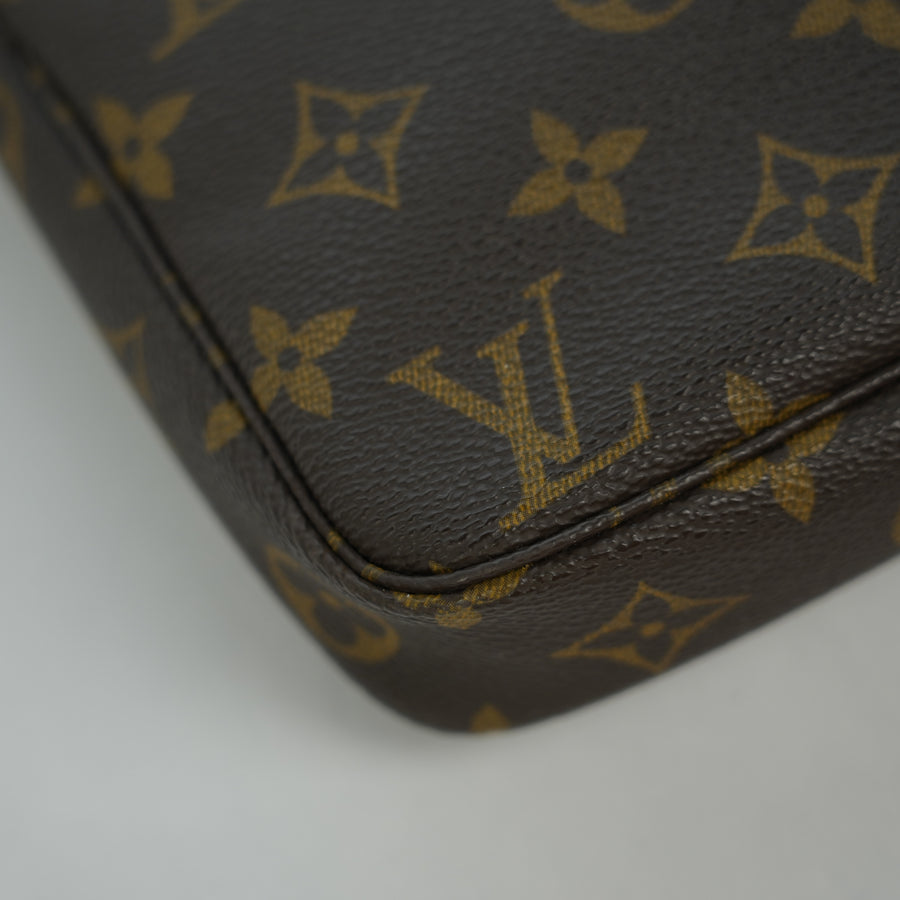 LOUIS VUITTON Monogram Pochette Accessory Handbag M51980