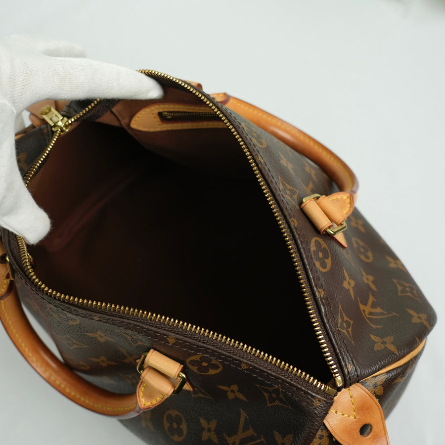 LOUIS VUITTON Monogram Speedy 30 HandbagM41526