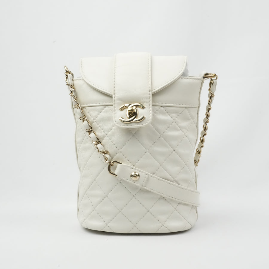 CHANEL Shoulder Bag