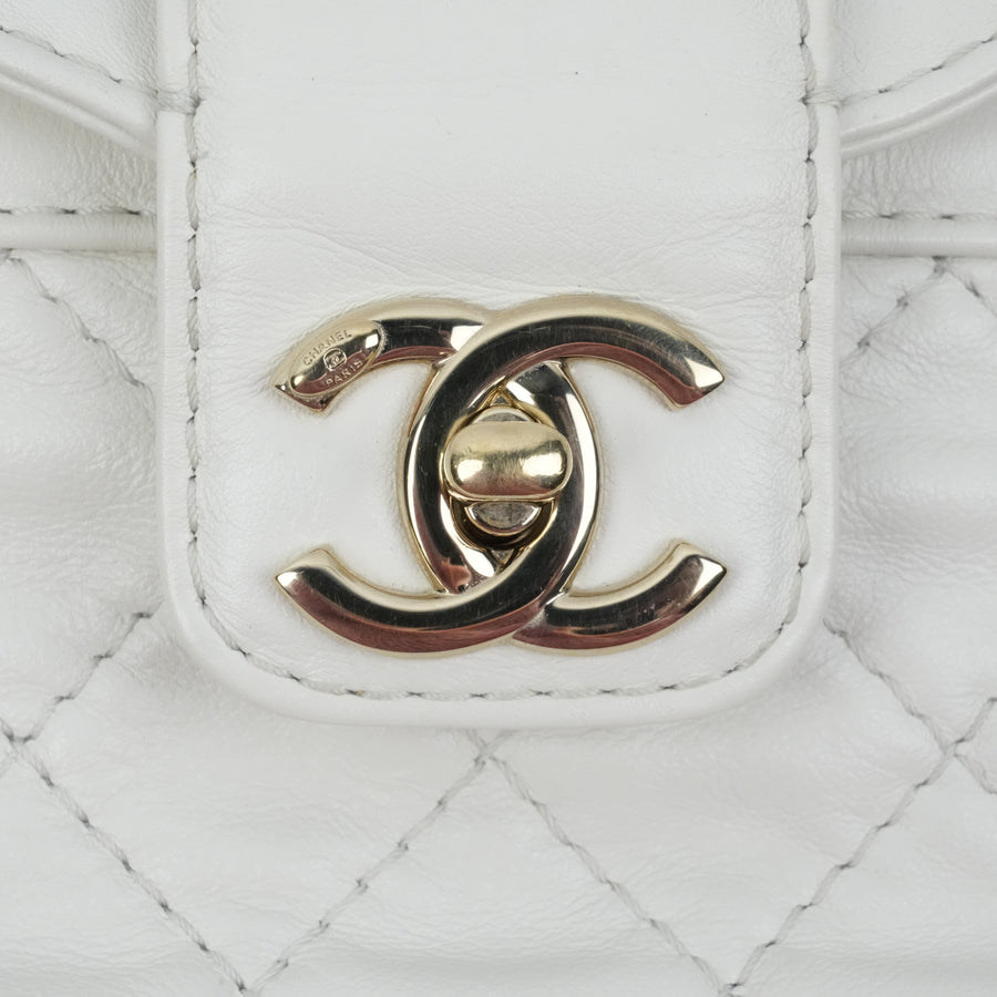 CHANEL Shoulder Bag