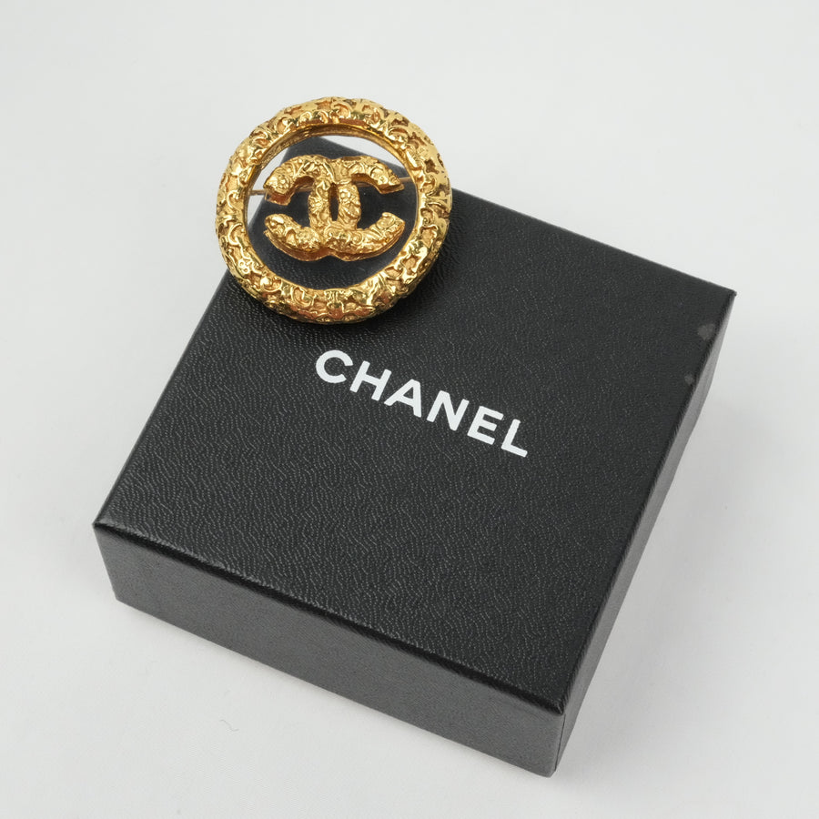 CHANEL Coco Mark Lava Circle Brooch