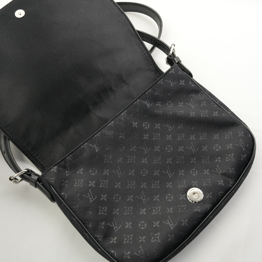 LOUIS VUITTON Monogram Comte De Femusette Satin Noir Shoulder Bag M92273