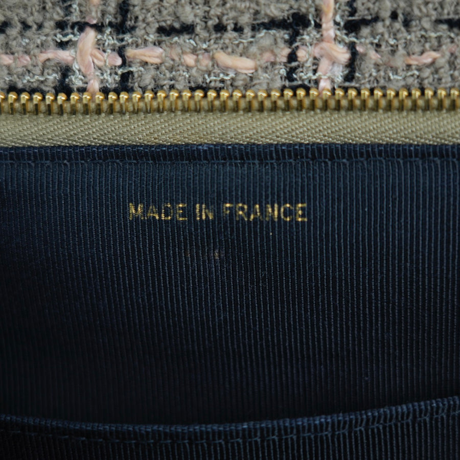 CHANEL 1994–1996 Chain Tweed Shoulder Bag