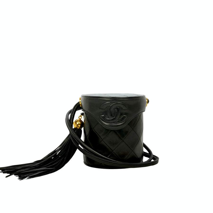 CHANEL 1997-1999 Fringe Bucket Lambskin Shoulder Bag