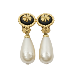 CHANEL 1993 Clover Pearl Earring