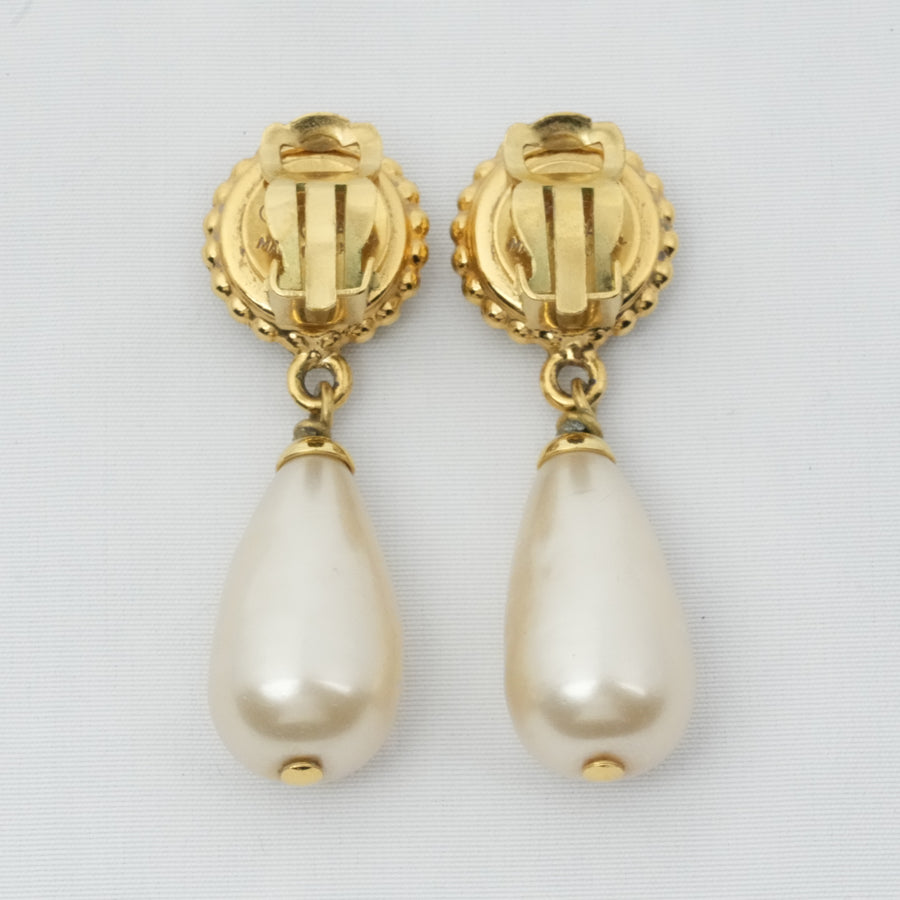 CHANEL 1993 Clover Pearl Earring