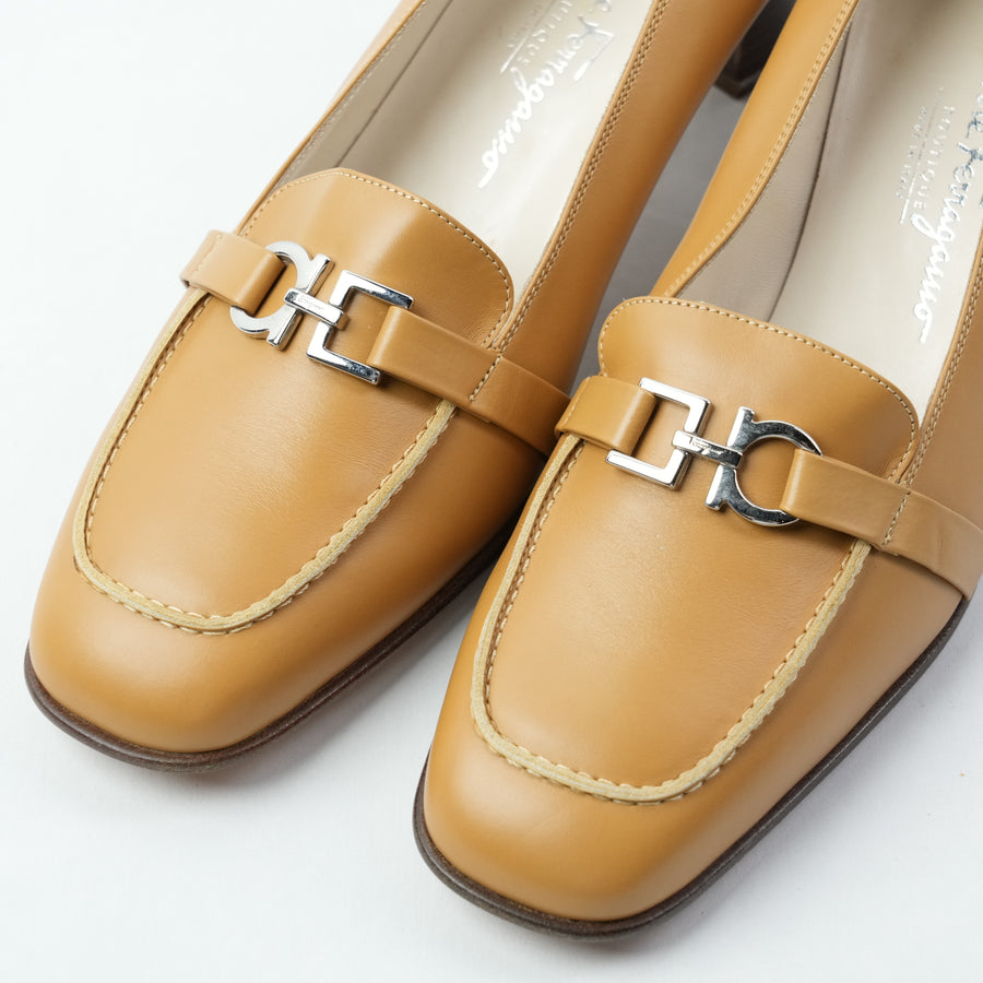 SALVATORE FERRAGAMO Pumps Shoes