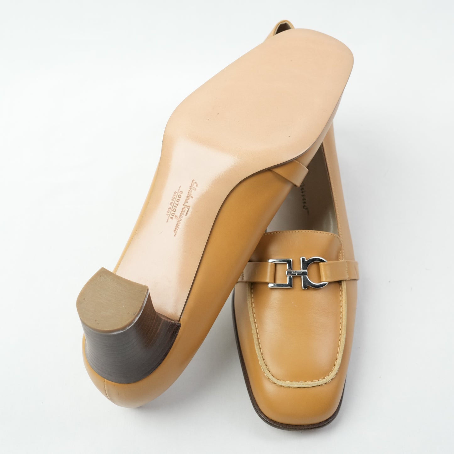 SALVATORE FERRAGAMO Pumps Shoes