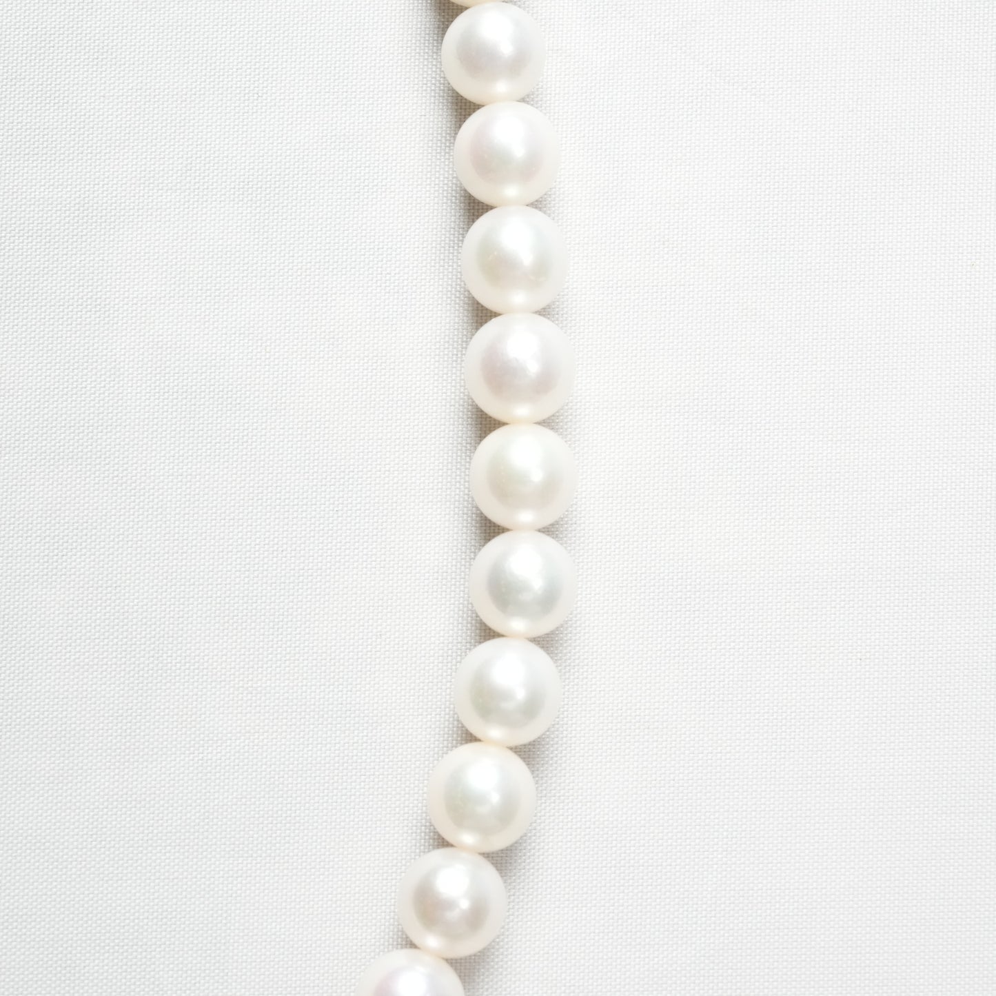 SV pearl necklace with colorless transparent stones JEWELRY