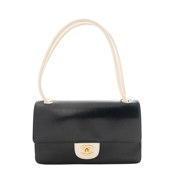 CHANEL 2000-2002 Matelassé calfskin leather Handbag