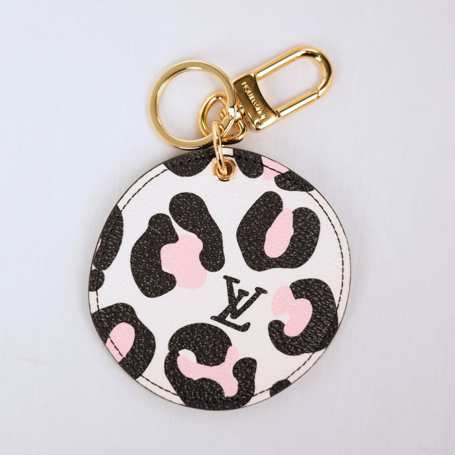 LOUIS VUITTON  Keychain MP3070