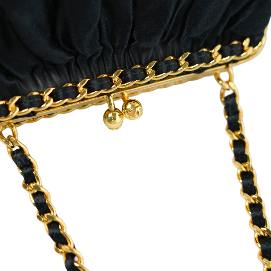 CHANEL 1996-1997 Chain Kiss Lock Shoulder Bag