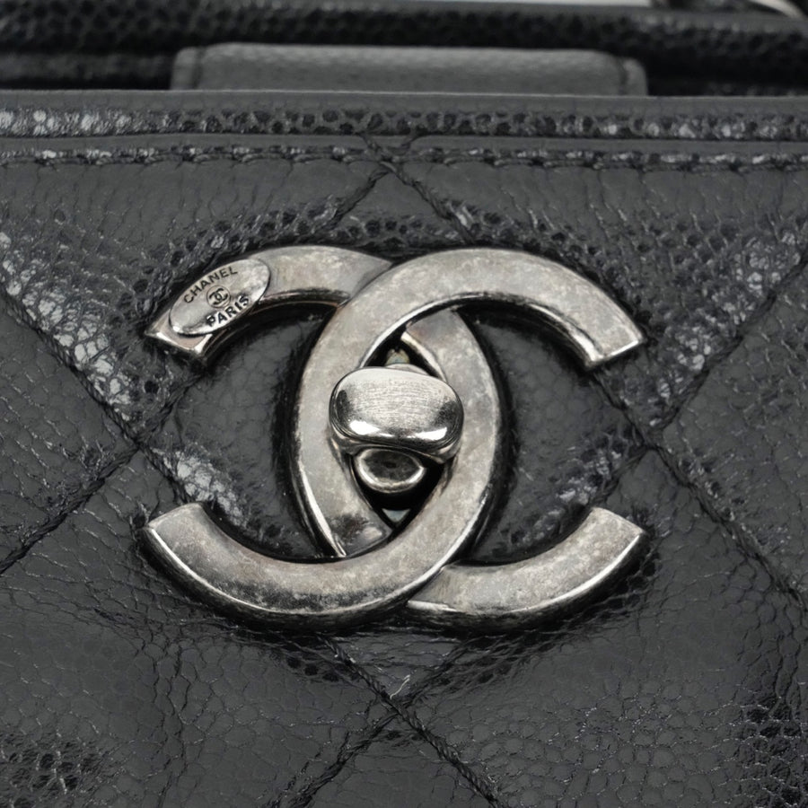 CHANEL 1991–1994 Matelassé Caviar Leather Shoulder Bag