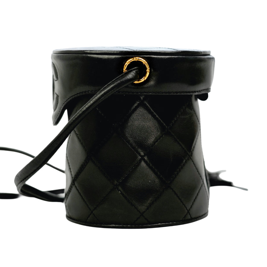 CHANEL 1997-1999 Fringe Bucket Lambskin Shoulder Bag