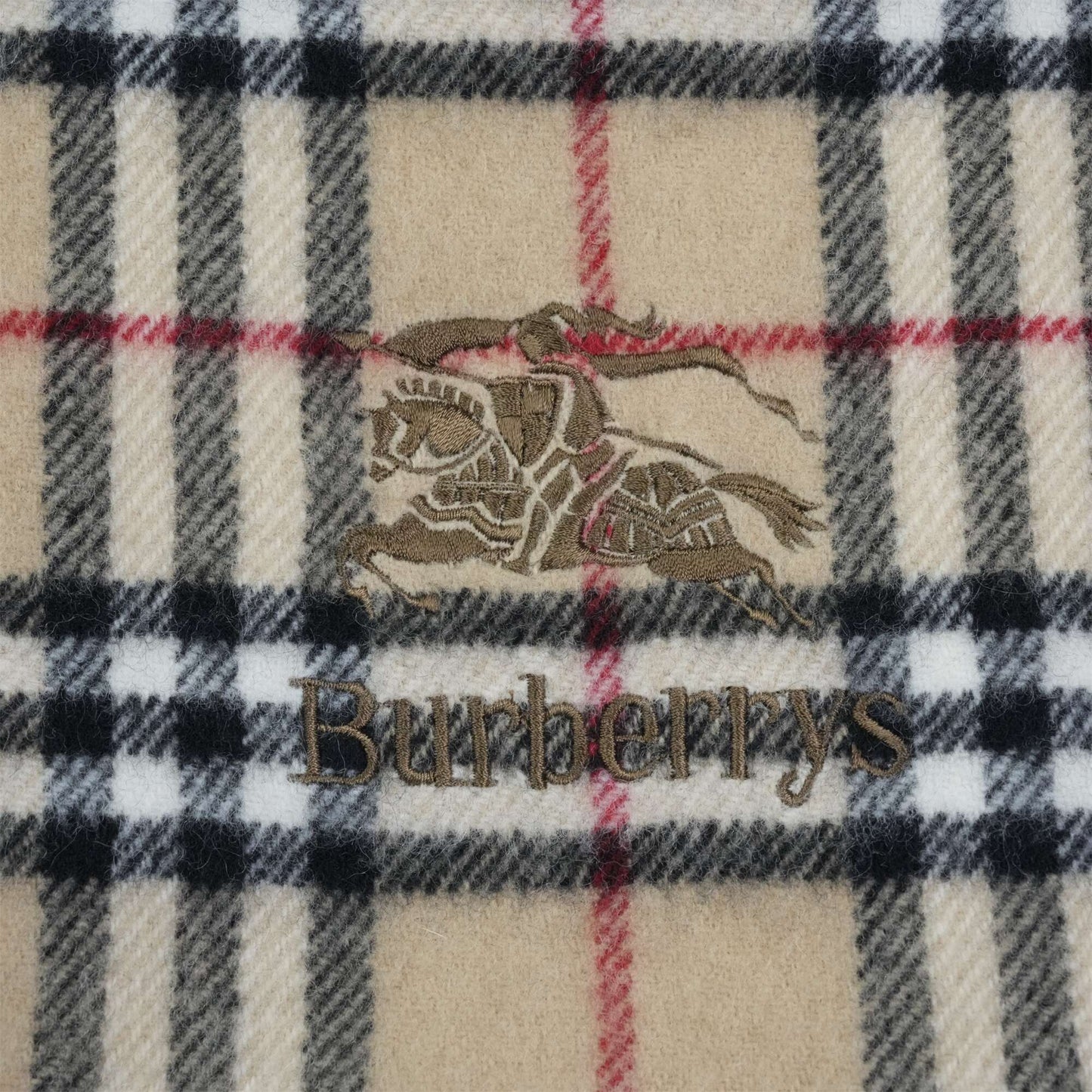 BURBERRY Scarf  Apparel