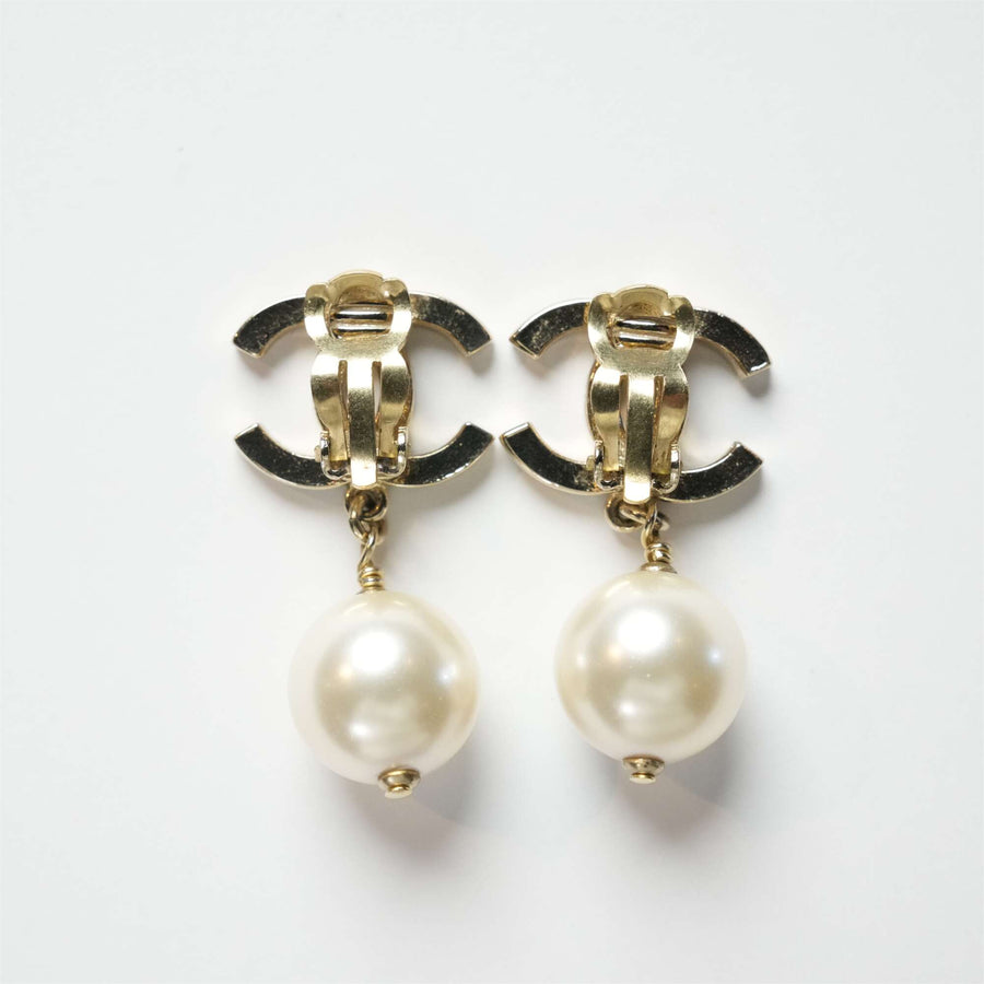 CHANEL 2006 Earring