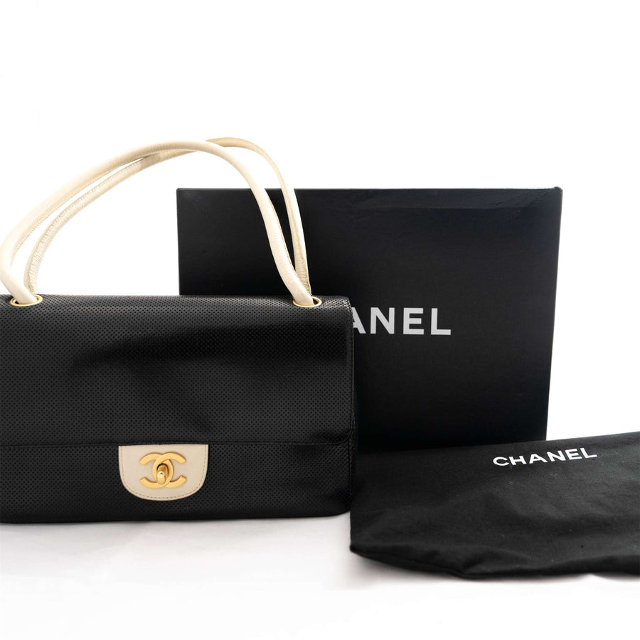 CHANEL 2000-2002 Matelassé calfskin leather Handbag