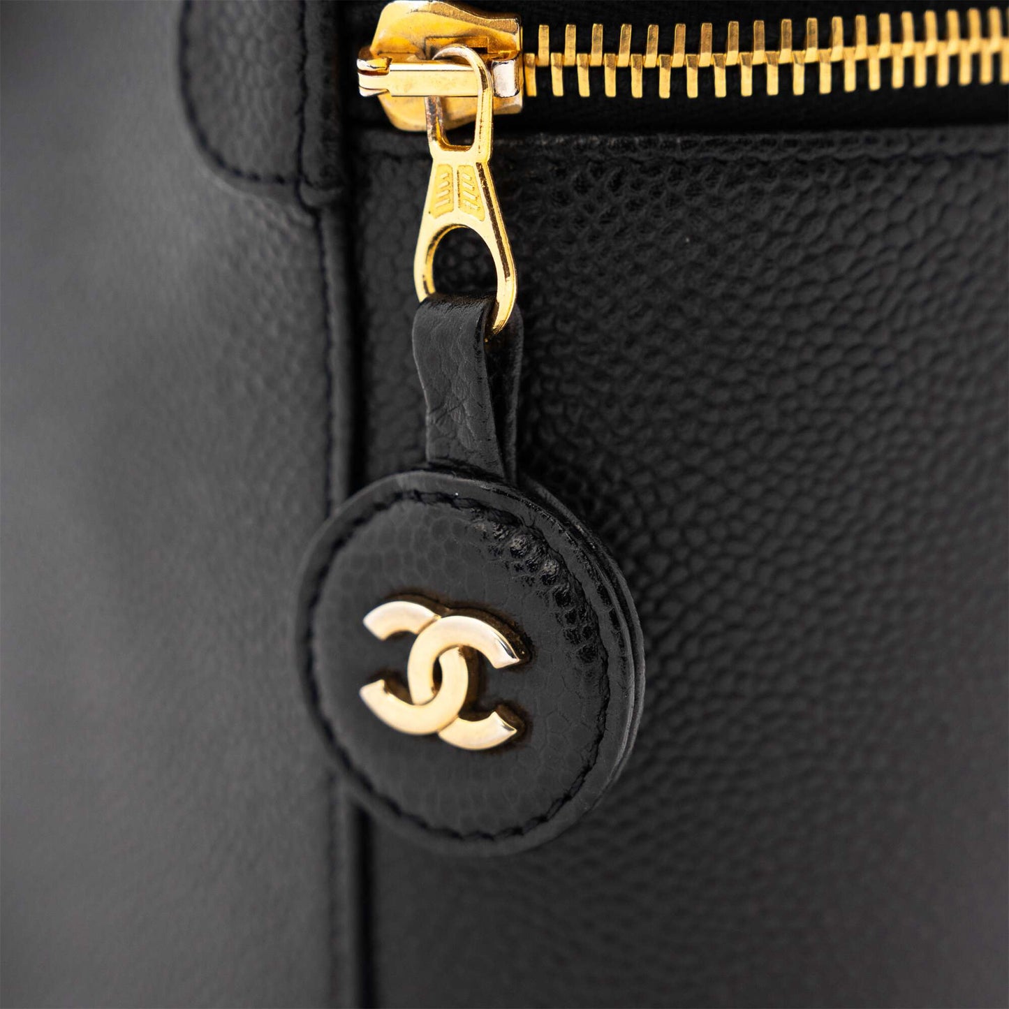 CHANEL 2000-2002 Vanity Grained Caviar Skin Handbag