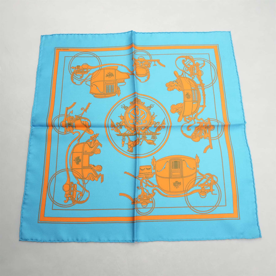 HERMES Carre 45 Scarf