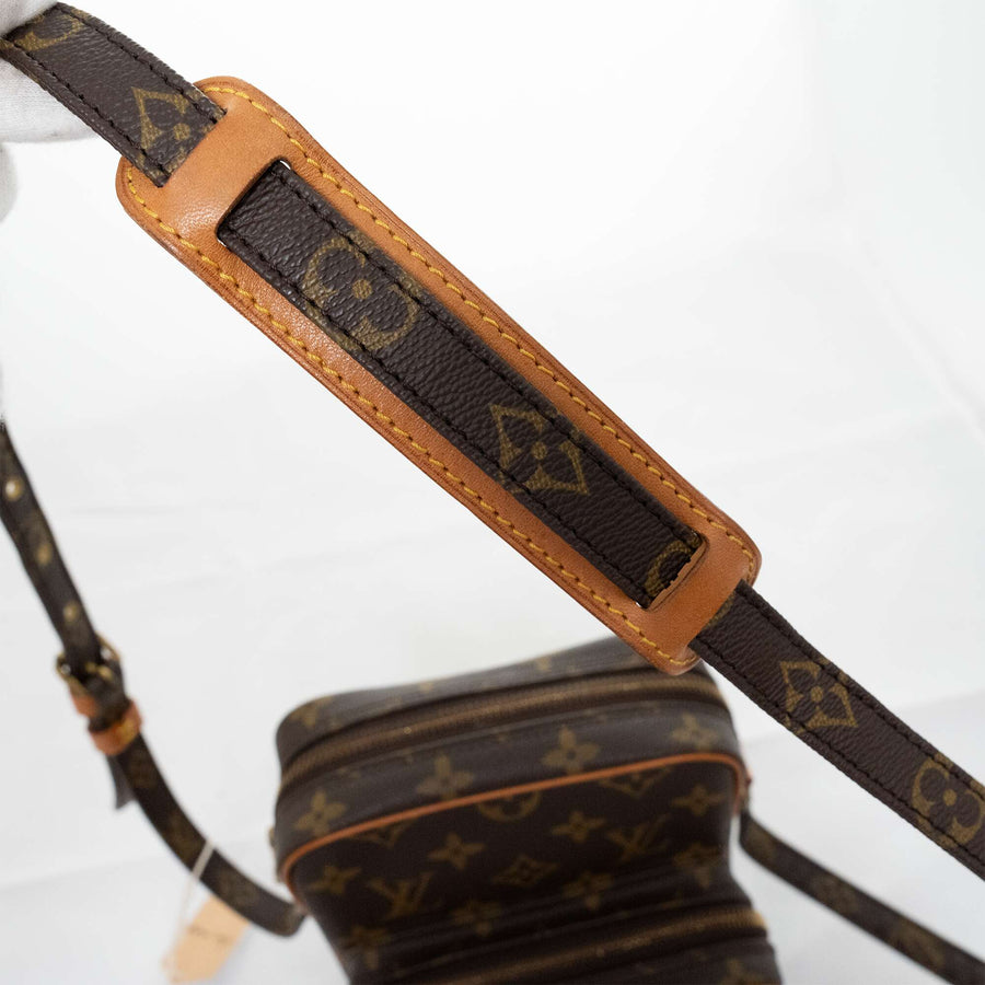 LOUIS VUITTON Monogram Amazone Shoulder Bag