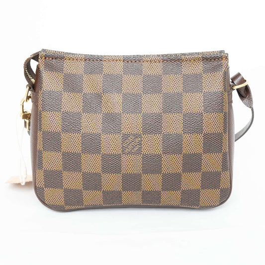 LOUIS VUITTON Damier True Makeup Shoulder Bag