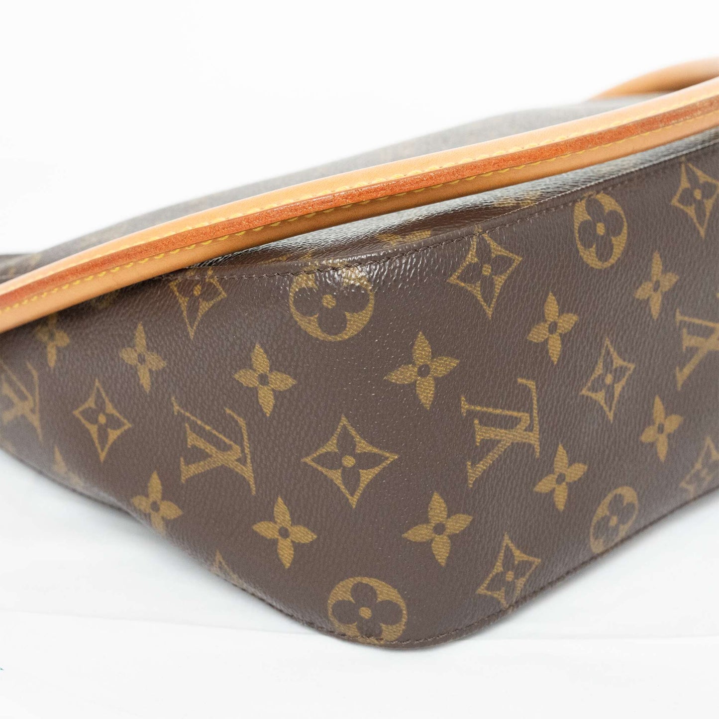 LOUIS VUITTON Monogram LoopingMM Canvas Shoulder Bag M51146