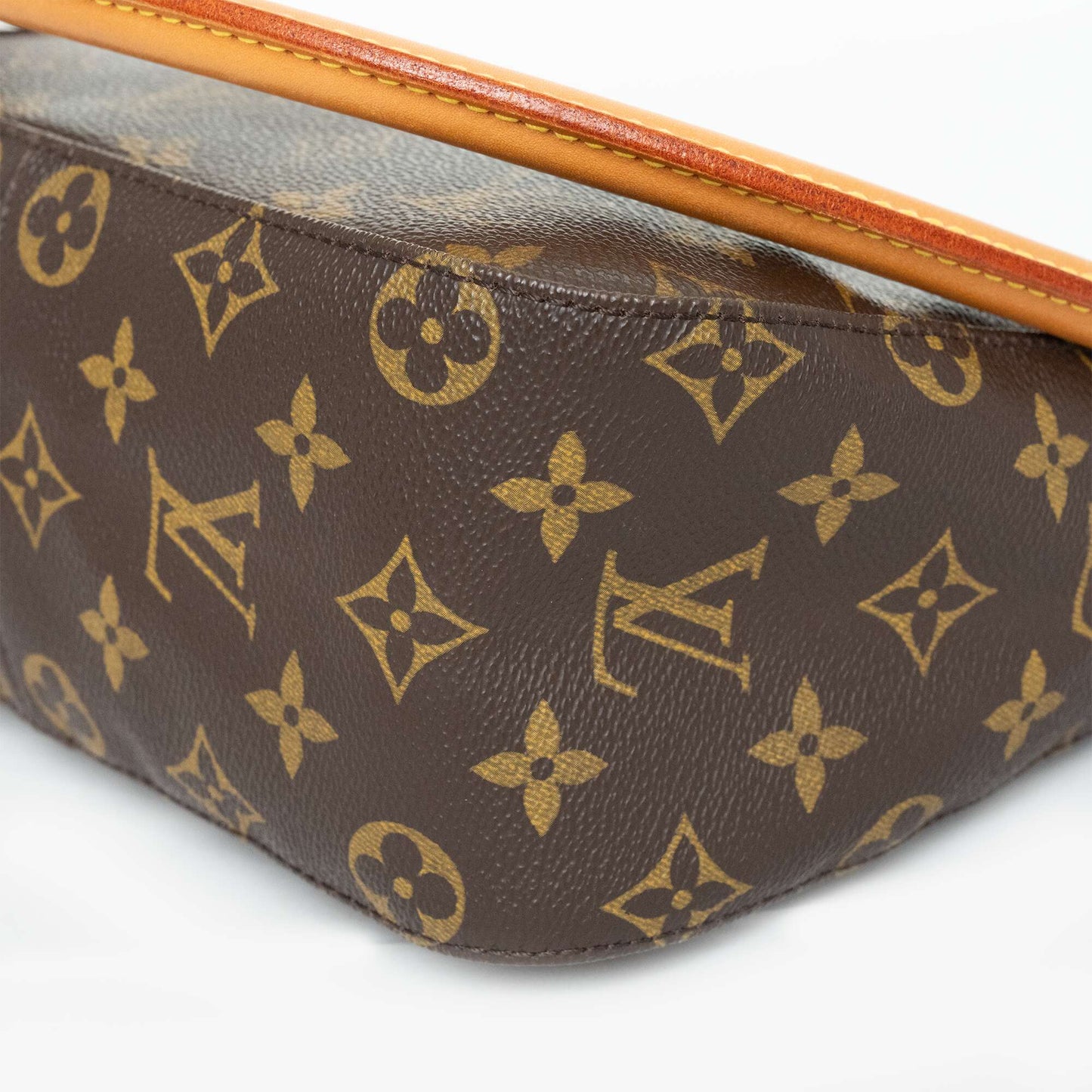 LOUIS VUITTON Monogram LoopingMM Canvas Shoulder Bag M51146