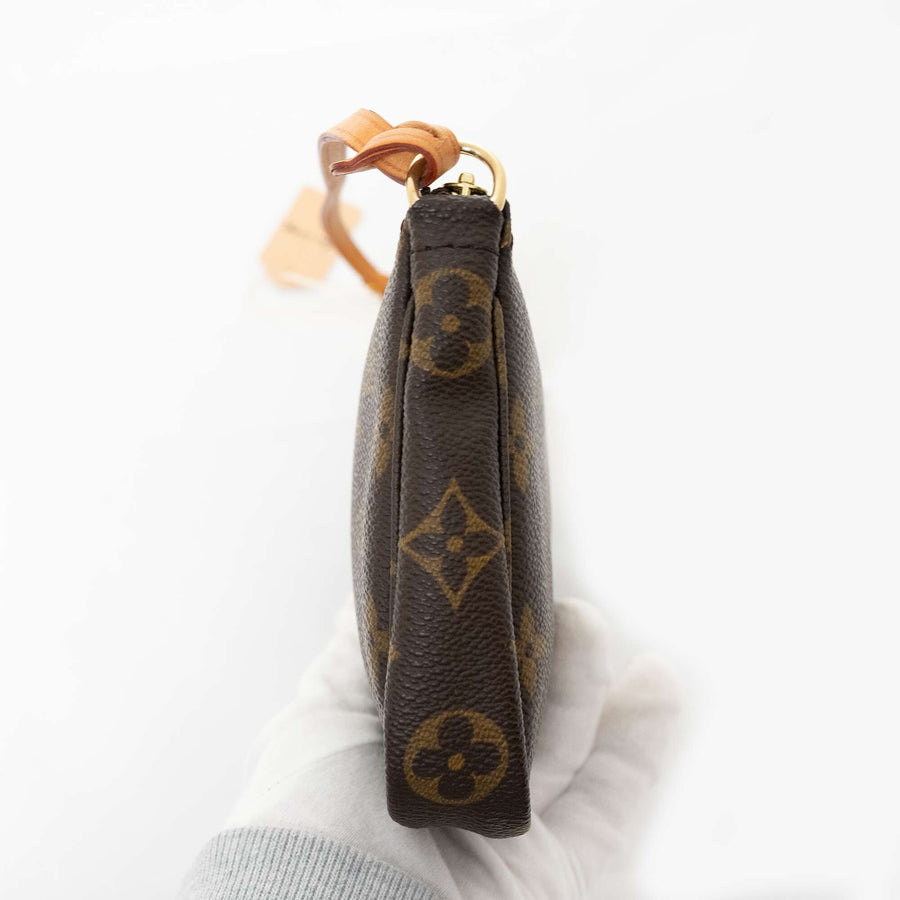 LOUIS VUITTON Monogram Pouch/Handbag M40712