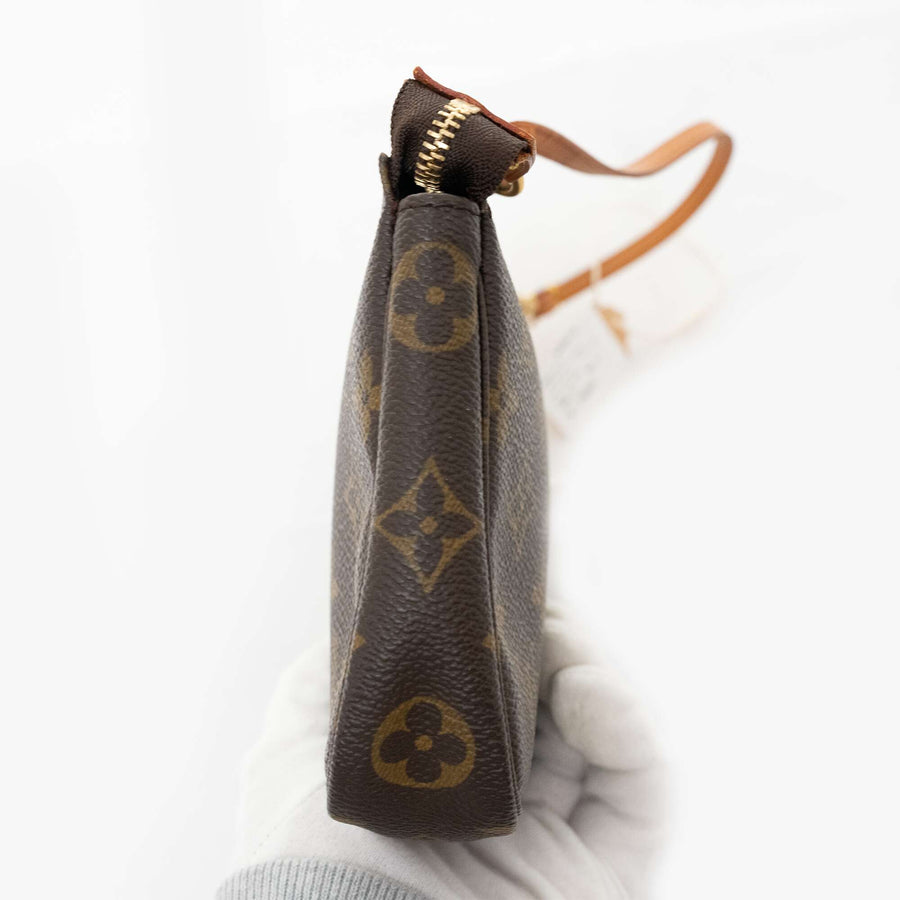 LOUIS VUITTON Monogram Pouch/Handbag M51980