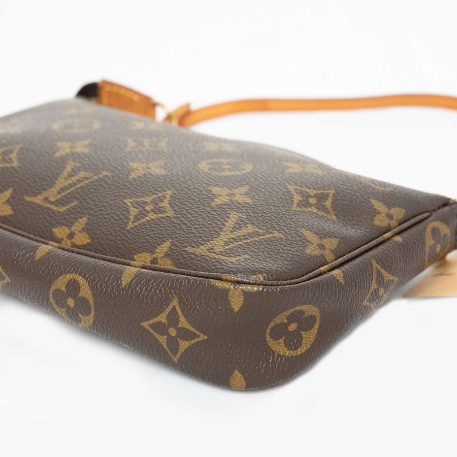 LOUIS VUITTON Monogram Pouch/Handbag M51980